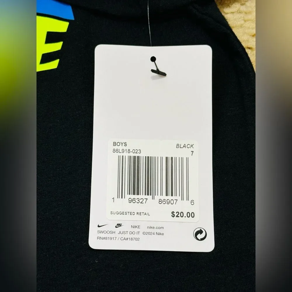 NWT Nike Black Hexagon Color Blocked Graphic T-Shirt Boys Sz 7